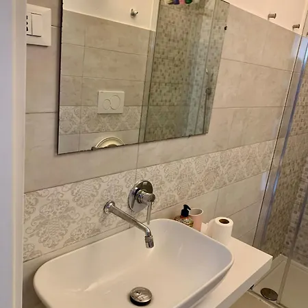 Апартаменты Ocean View Front Main Монтероссо-аль-Маре