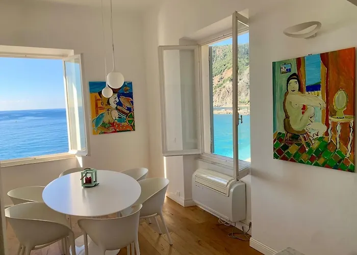 Ocean View Front Main 아파트 *