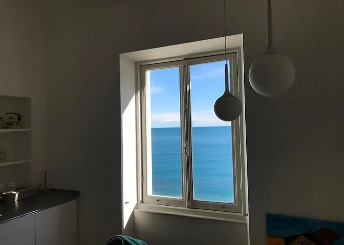 Ocean View Front Main *